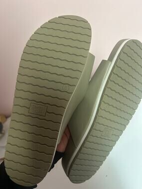 Time and Tru Womens Slides *Size 8*